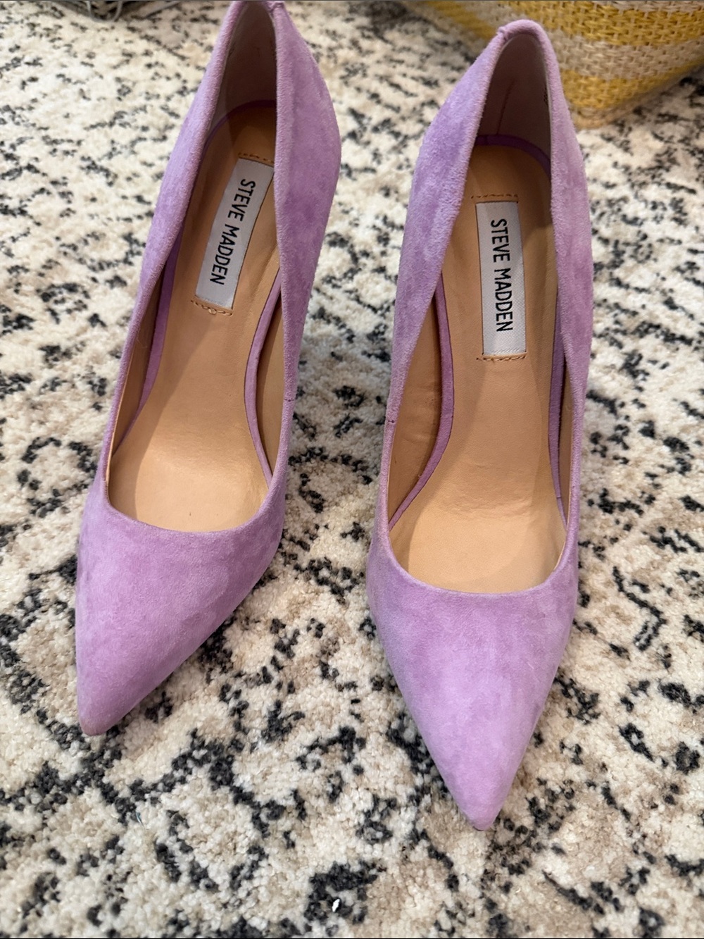 Steve Madden Lavender Suede Pointed Toe Pumps